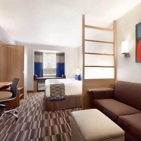 Microtel Inn & Suites By Wyndham Beaver Falls Екстериор снимка
