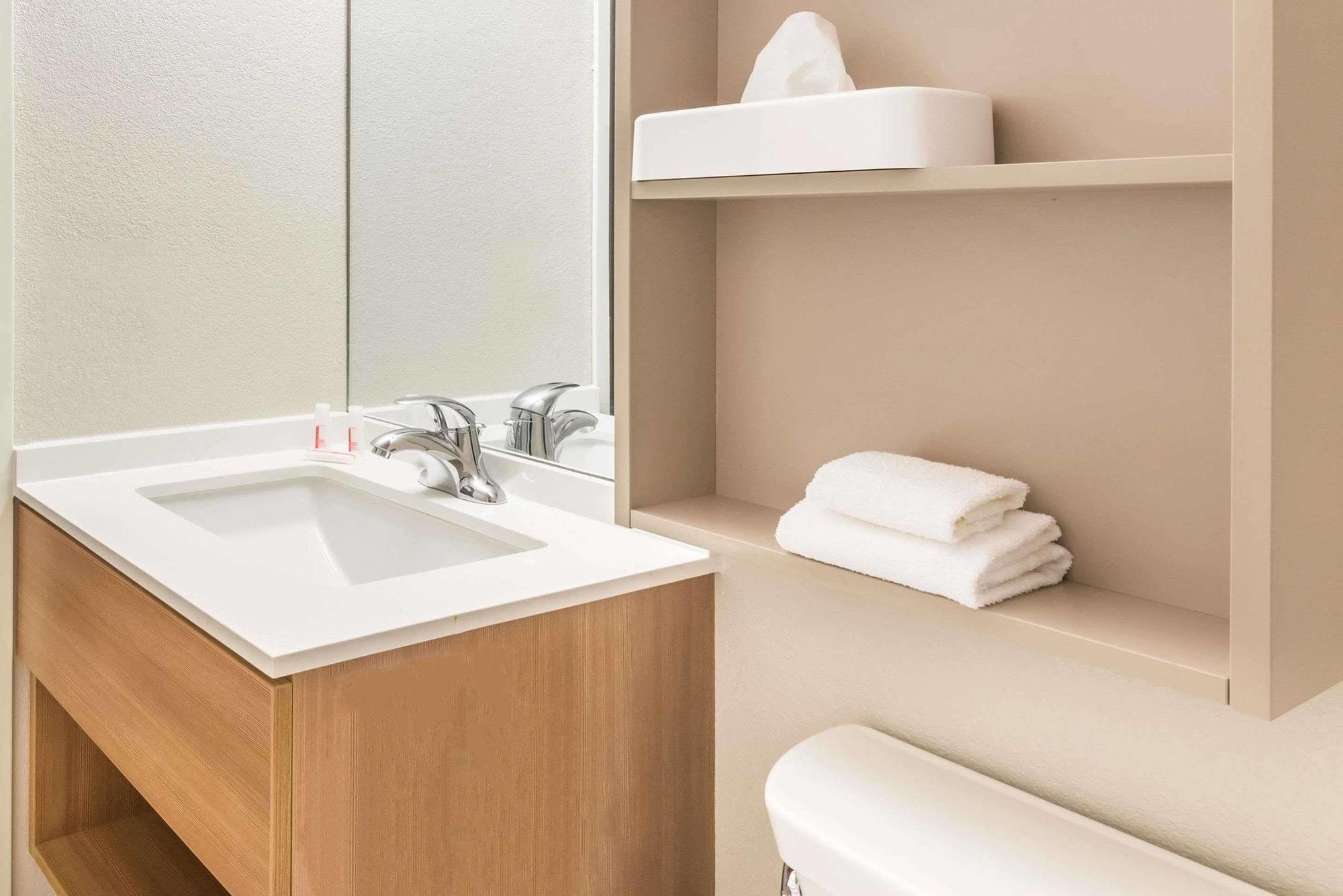 Microtel Inn & Suites By Wyndham Beaver Falls Екстериор снимка