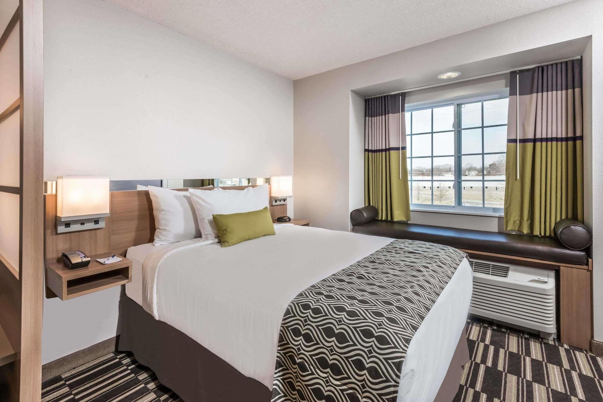 Microtel Inn & Suites By Wyndham Beaver Falls Екстериор снимка