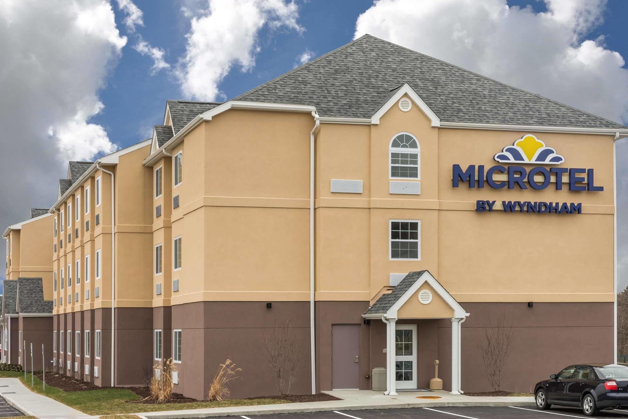 Microtel Inn & Suites By Wyndham Beaver Falls Екстериор снимка