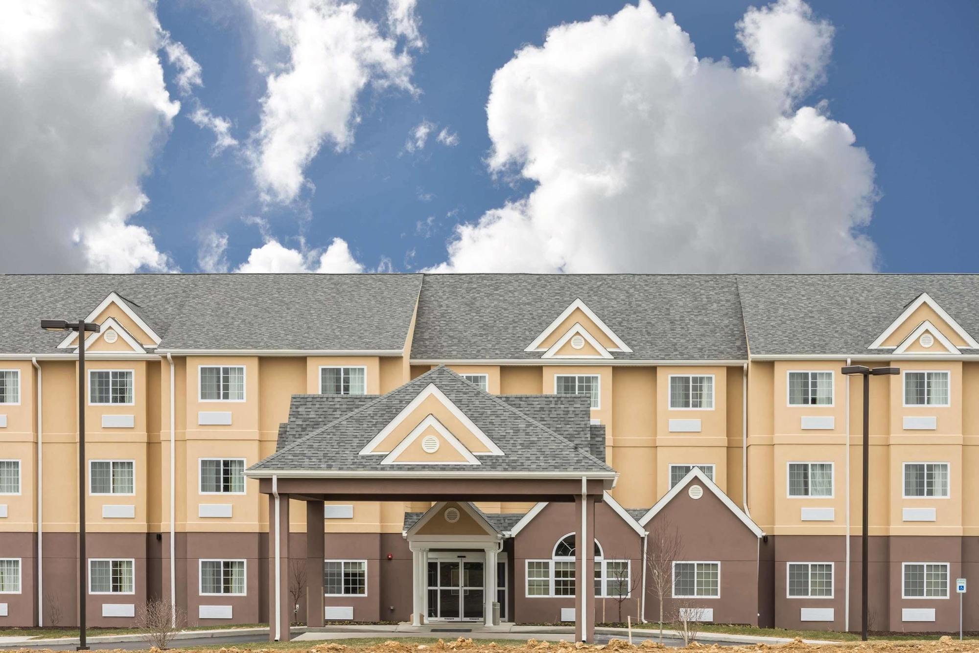 Microtel Inn & Suites By Wyndham Beaver Falls Екстериор снимка